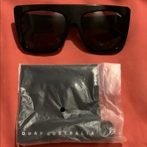 Quay Cafe Racer sunglasses